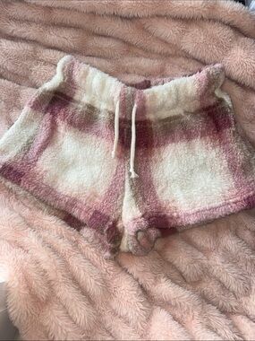 Cozy Plush Plaid PJ Shorts - Cream & Pink